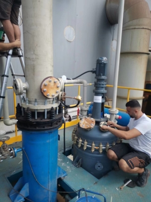 نظام إزالة الدخان الكيميائي القوي 1000m3 / h تدفق الهواء 900 Pa برج التطهير للصناعة